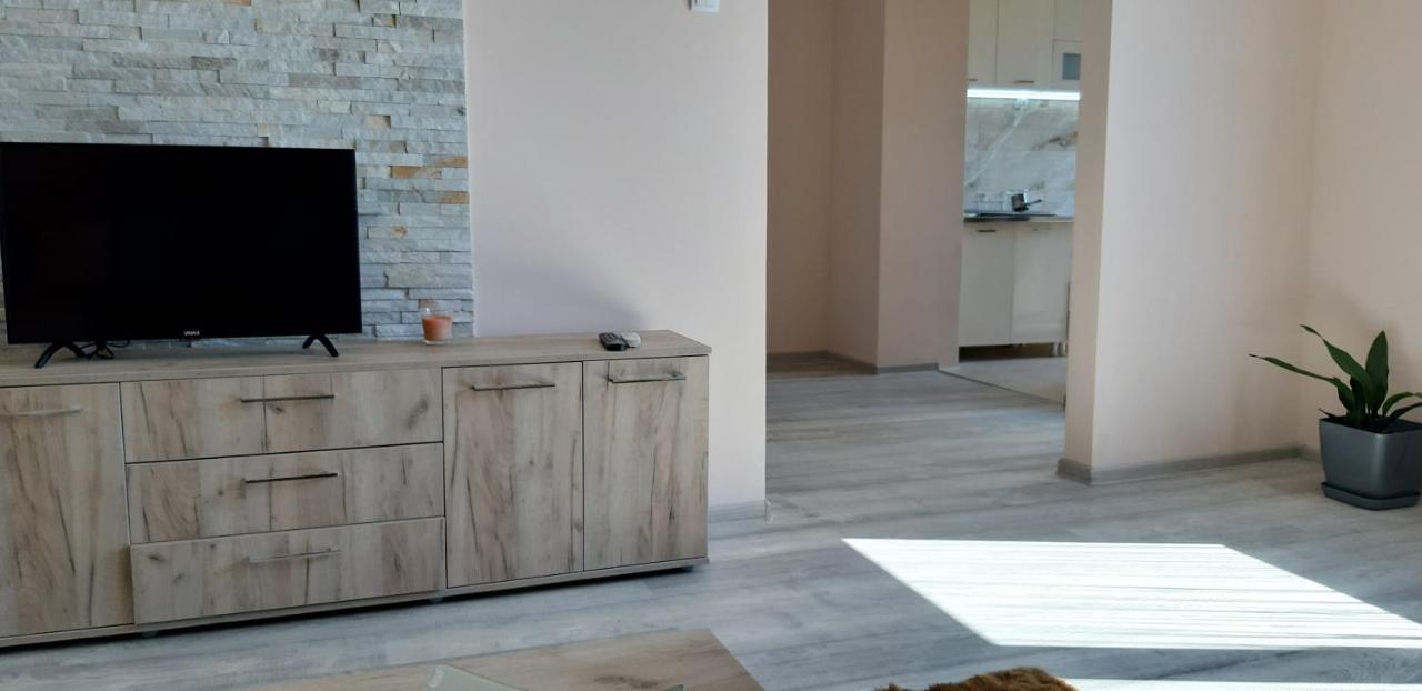 Lux Apartman Čačak Екстериор снимка
